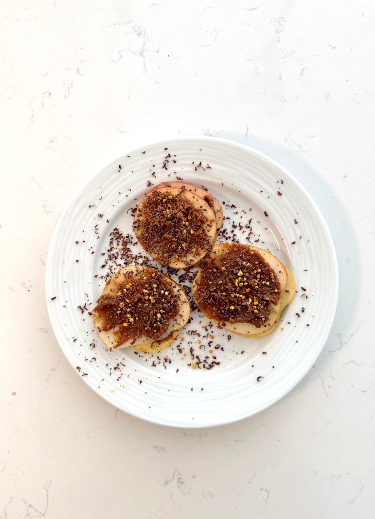 Apple Bites with Bee Pollen