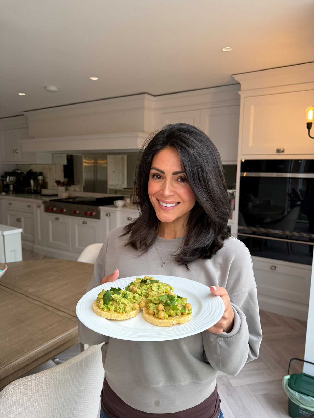Avocado & Chickpea Ricecakes